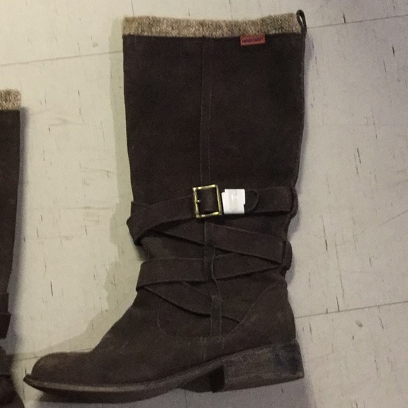 BRAND NEW WITH TAGS BOOTS - Picture 2 of 2